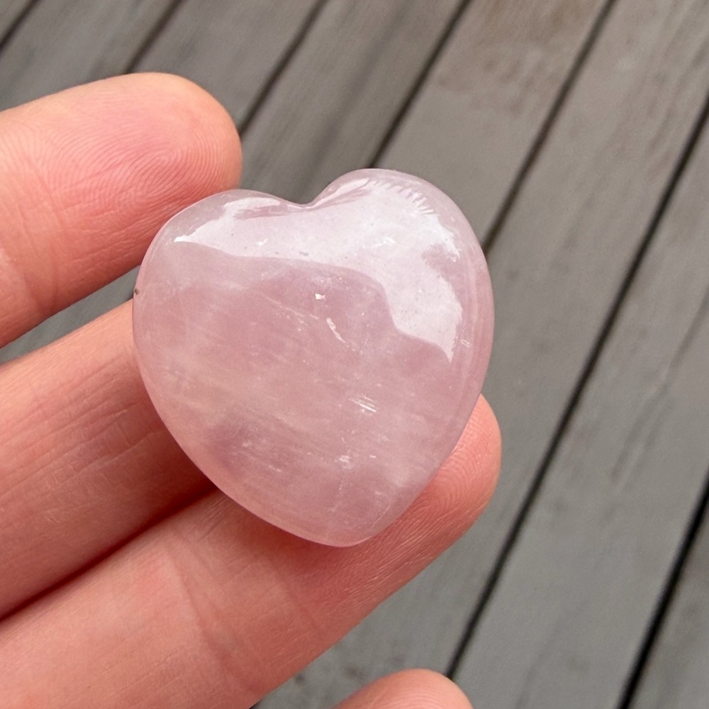 Rose quartz heart
